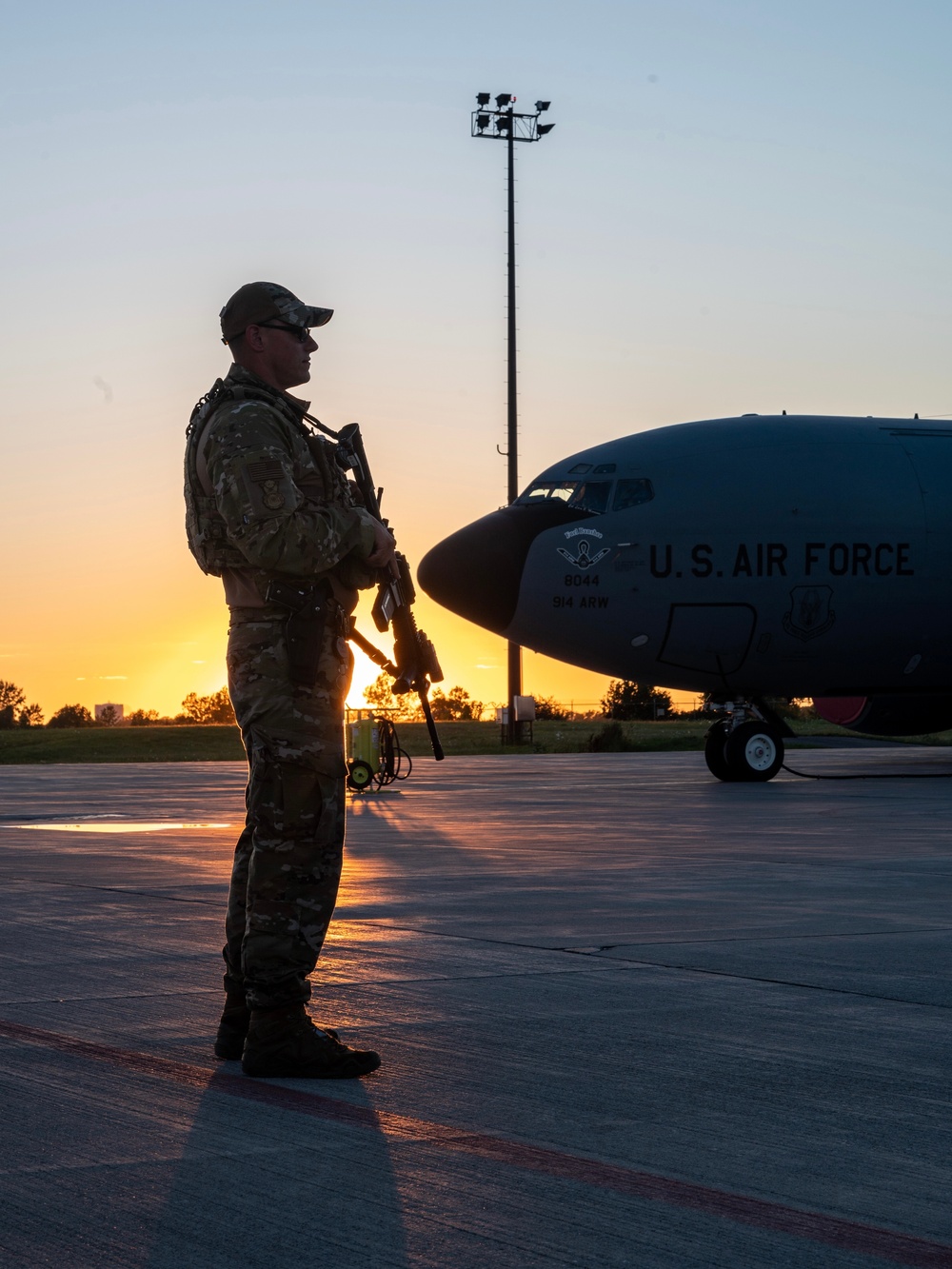 914th SFS monitors flightline