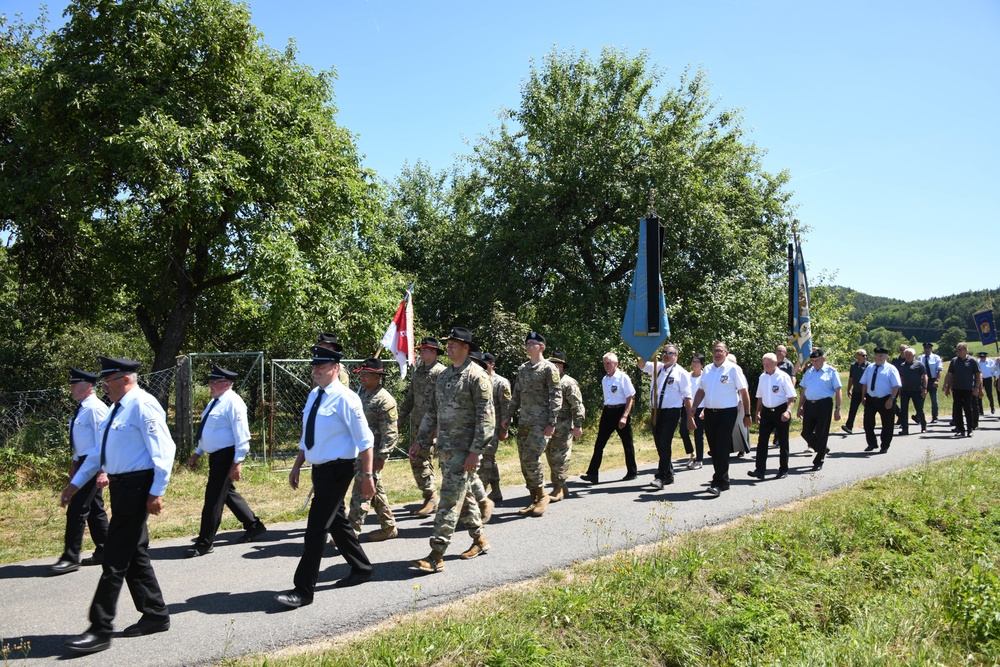 U.S. Soldiers build relationships with the city of Königstein