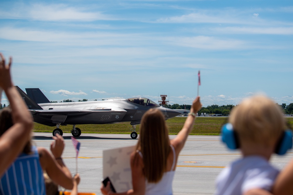 Airmen Return from Overseas Deployment