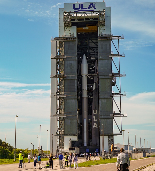 SBIRS GEO-6 roll to Space Launch Complex 41