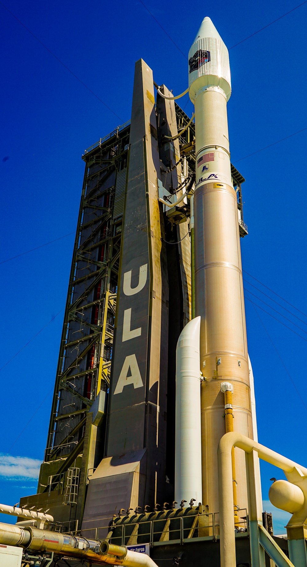 SBIRS GEO-6 roll to Space Launch Complex 41