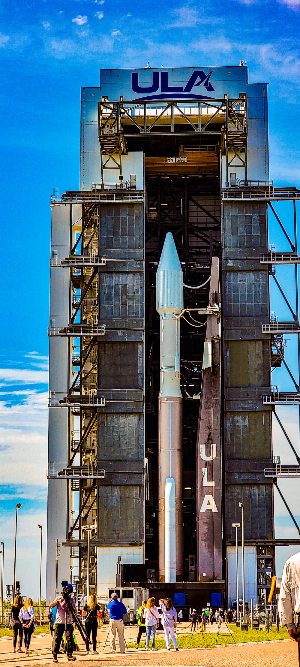 SBIRS GEO-6 roll to Space Launch Complex 41