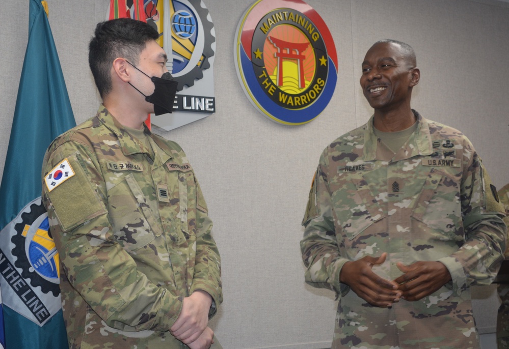 403rd AFSB recognizes Soldiers, Civilians at awards &amp; promotion ceremony