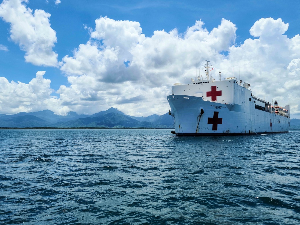 USNS Mercy Arrives in Philippines for Pacific Partnership 2022