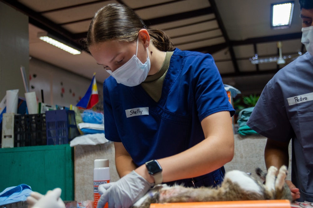 Pacific Partnership 2022 Assists Puerto Princesa City Veterinary Office