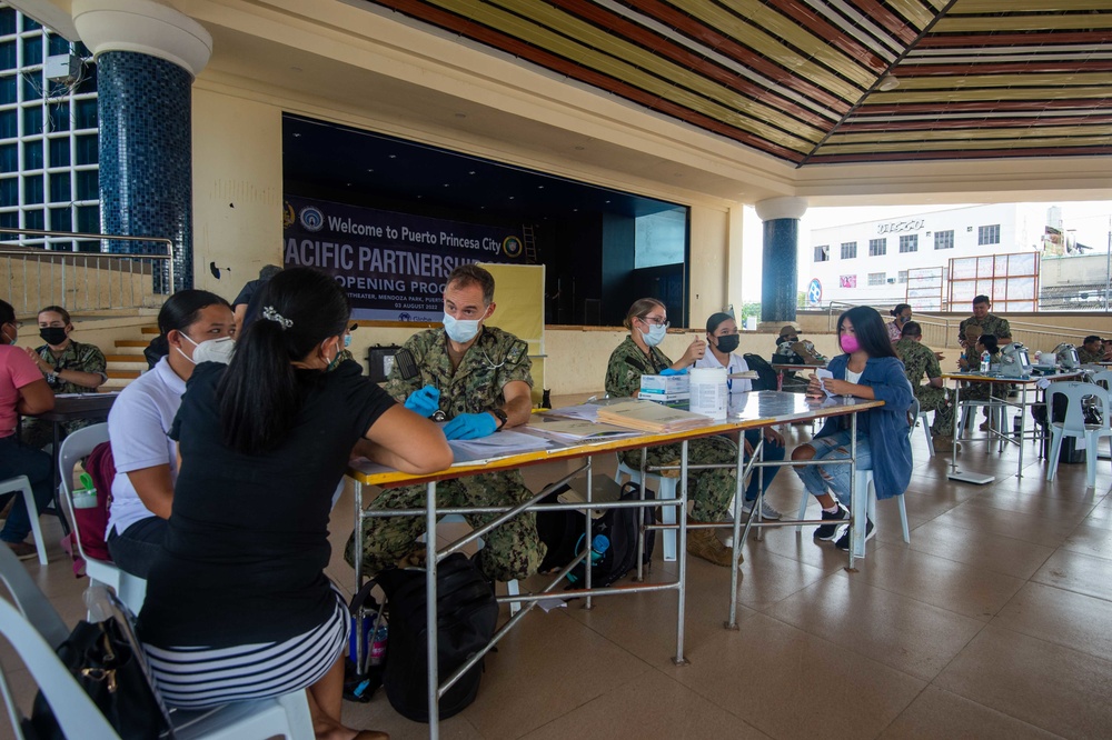 Pacific Partnership 2022 Provides Medical Pre-Screenings in Puerto Princesa