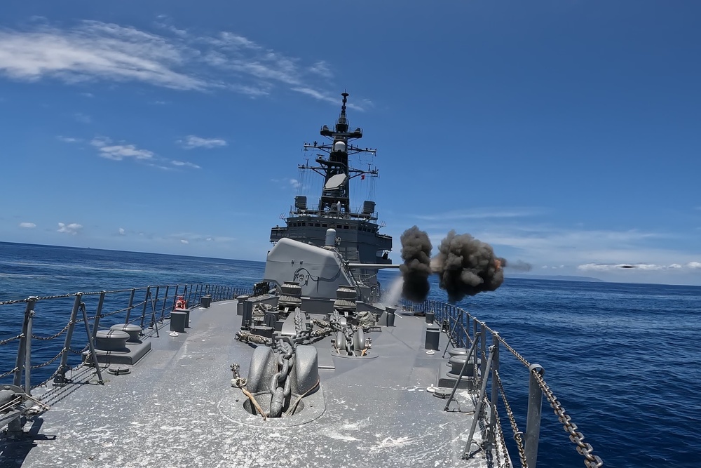 JS Takanami Participates in Live-Fire Exercise