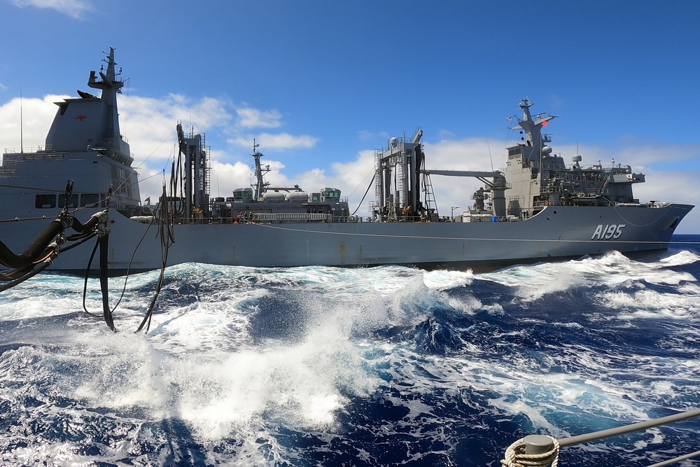 JS Takanami RAS with HMAS Supply RIMPAC 2022