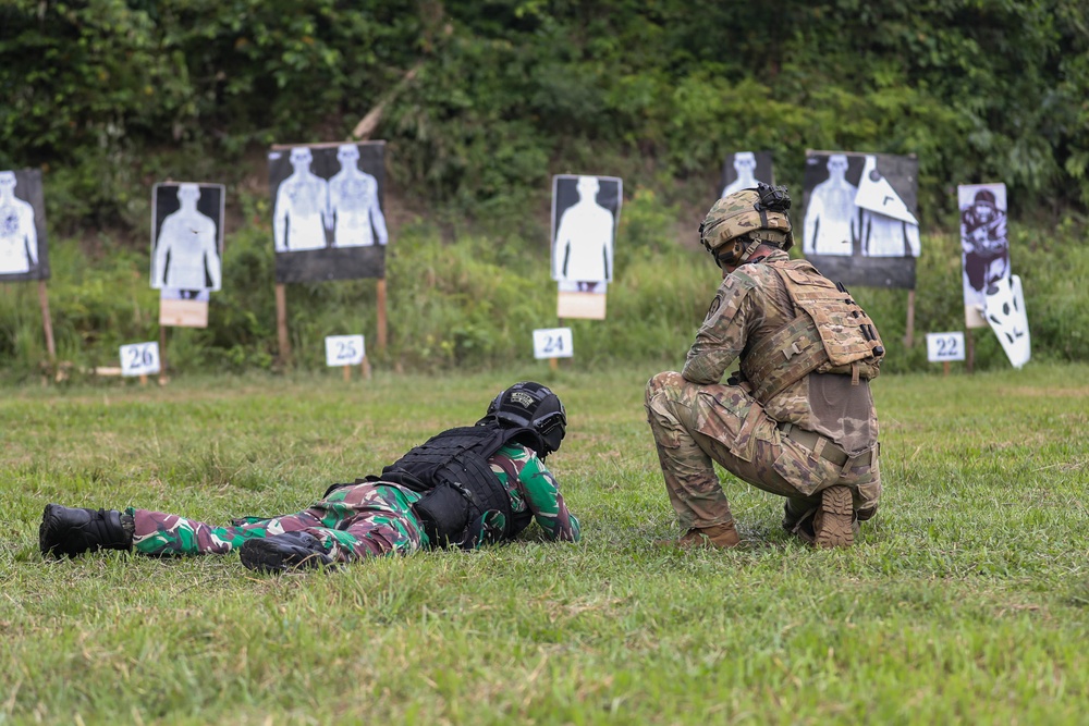 Super Garuda Shield: U.S. and TNI Soldiers Conduct Range Training