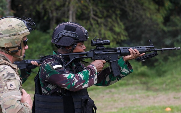 Super Garuda Shield: U.S. and TNI Soldiers Conduct Range Training