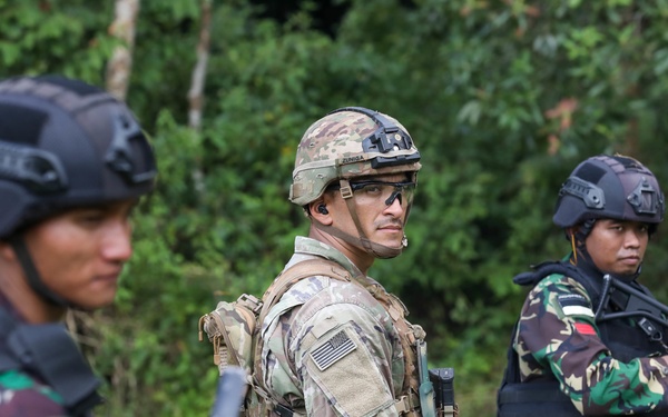 Super Garuda Shield: U.S. and TNI Soldiers Conduct Range Training