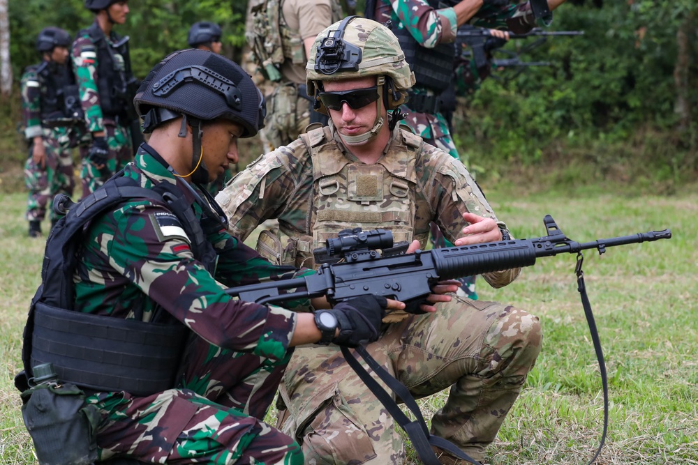 Super Garuda Shield: U.S. and TNI Soldiers Conduct Range Training