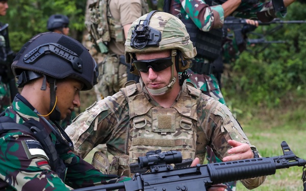 Super Garuda Shield: U.S. and TNI Soldiers Conduct Range Training