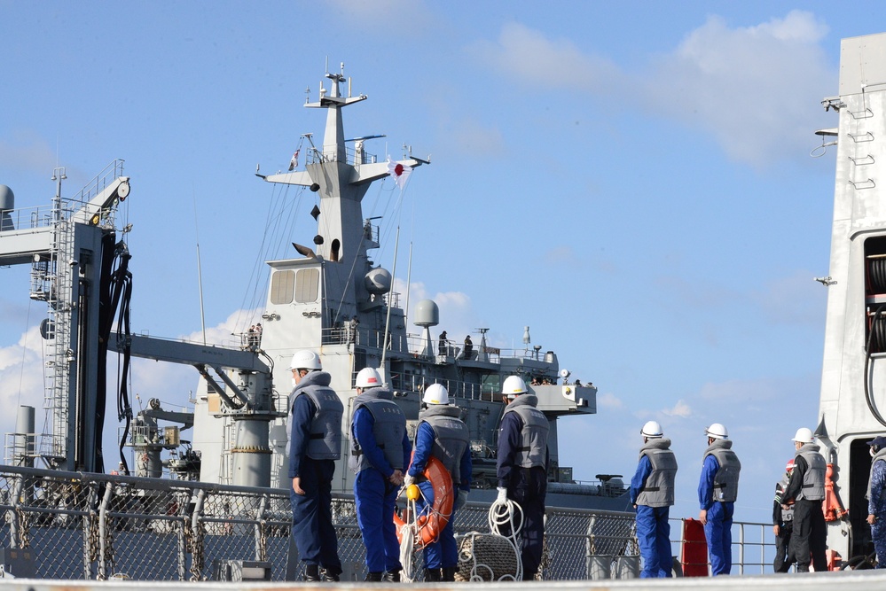 JS Takanami RAS with HMAS Supply