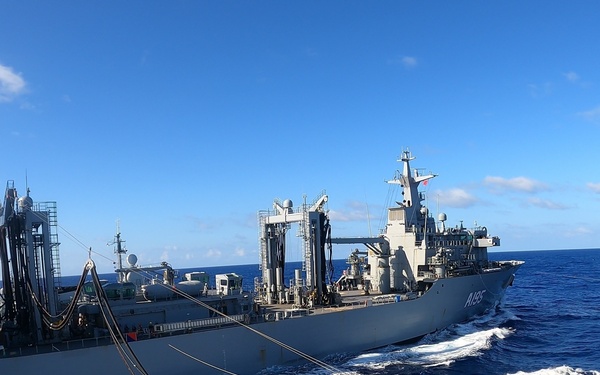 JS Takanami RAS with HMAS Supply