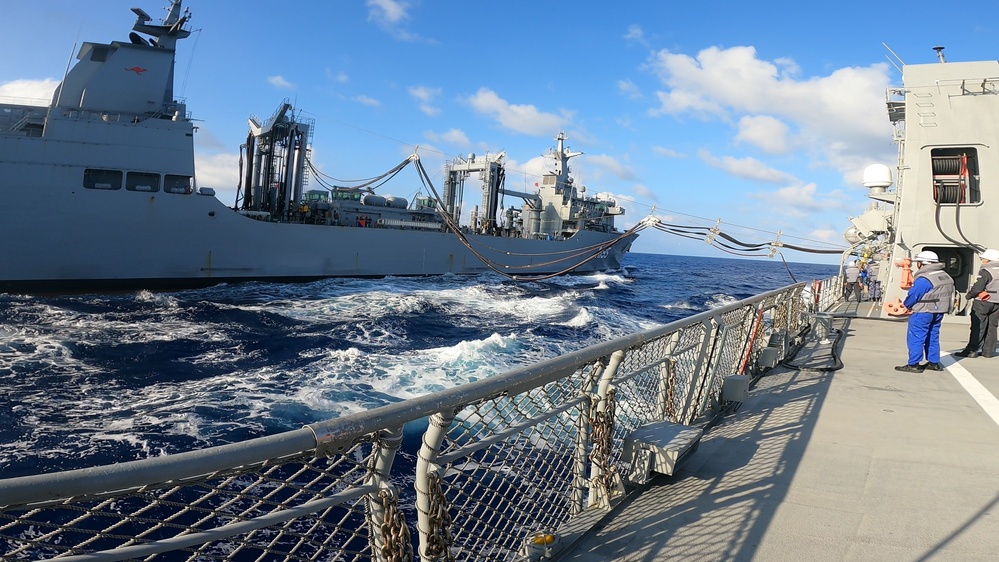 JS Takanami RAS with HMAS Supply