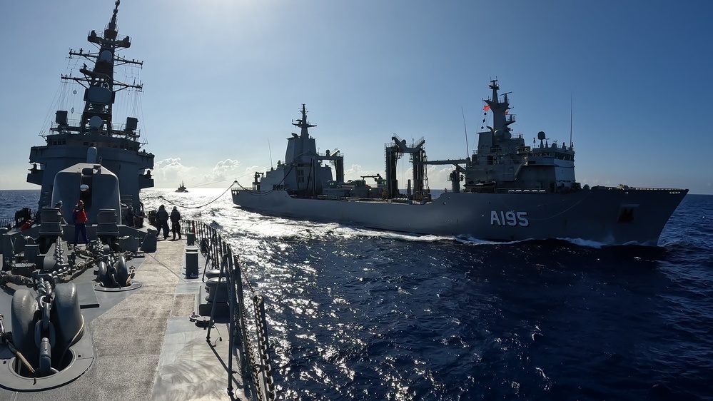 JS Takanami RAS with HMAS Supply