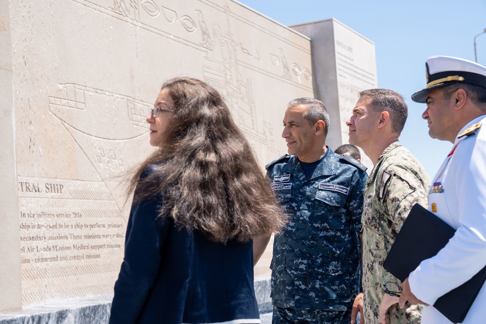 Vice Adm. Brad Cooper visits Alexandria