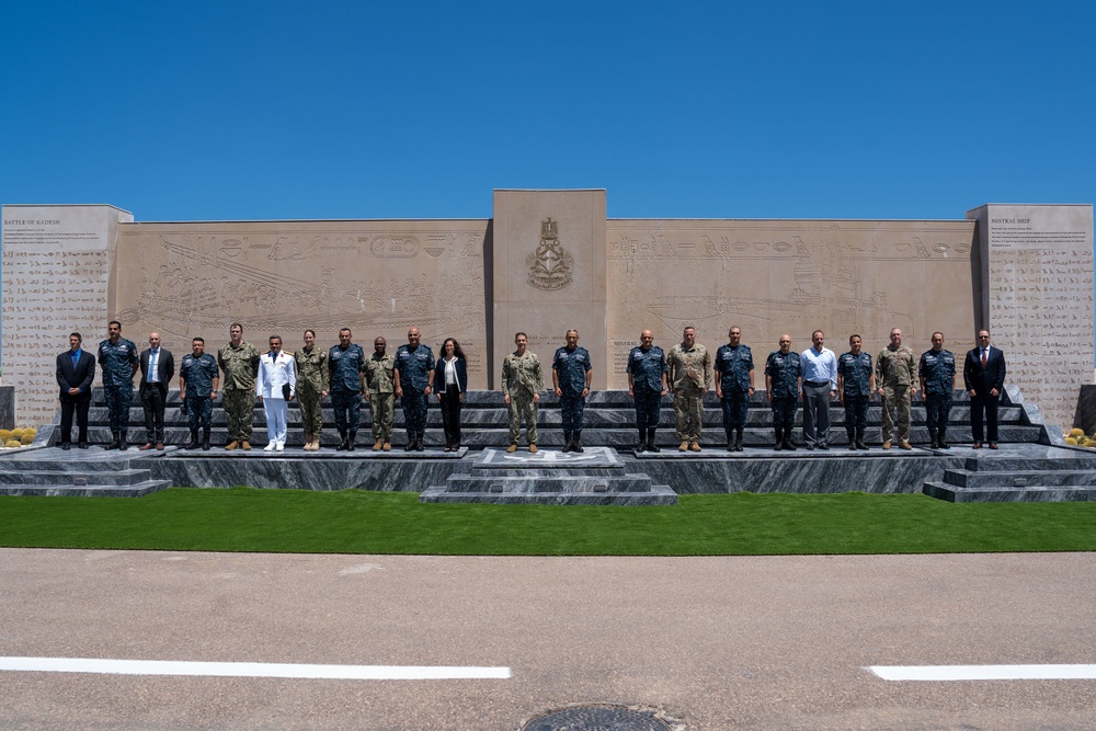 Vice Adm. Brad Cooper visits Alexandria