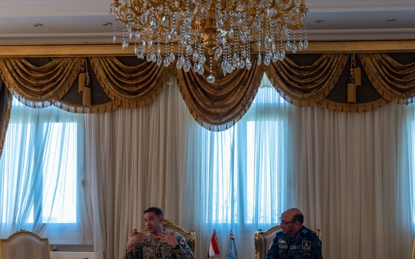 Vice Adm. Brad Cooper visits Alexandria