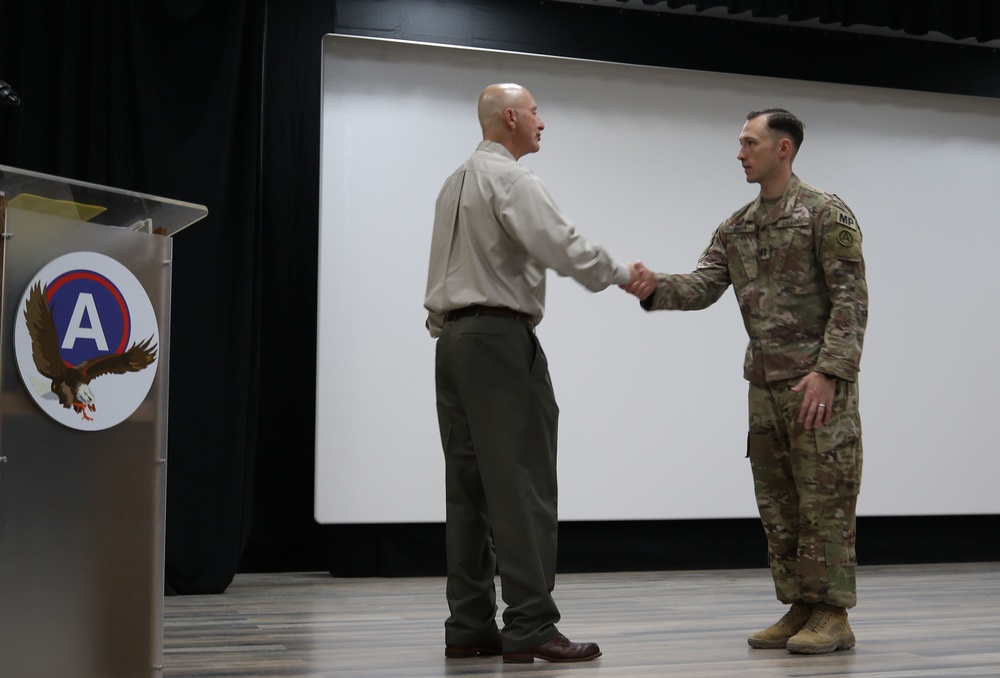 Nebraska Governor visits Kuwait July 2022