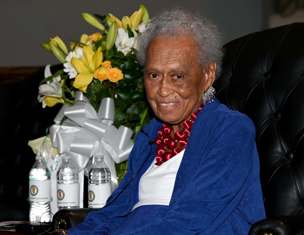 102-year-old WWII veteran, Romay Davis, awarded Congressional Gold Medal for service with the 6888th Central Postal Directory Battalion