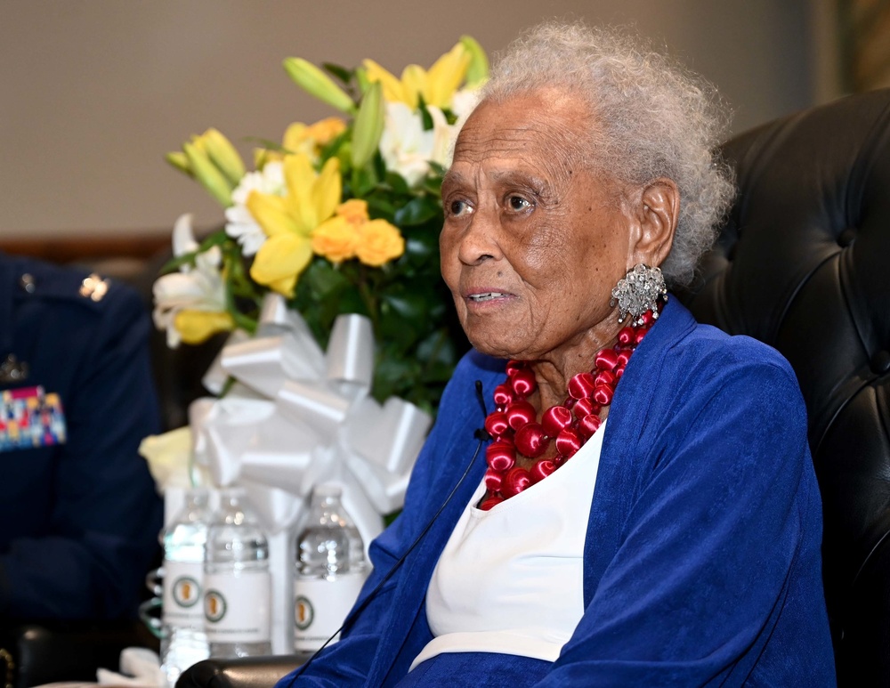 102-year-old WWII veteran, Romay Davis, awarded Congressional Gold Medal for service with the 6888th Central Postal Directory Battalion