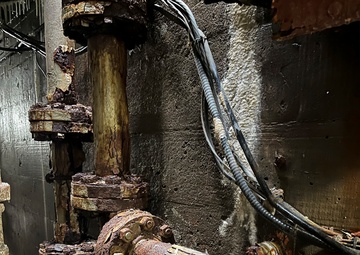 Mechanic team keeps navigation moving on Allegheny River, replaces hydraulics system in-house