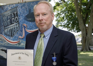 Retired NUWC Division Newport deputy technical director earns Superior Civilian Service Award