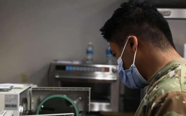 Soldiers from the 807th Medical Command provide mobile medical and dental care for residents of Southern Illinois community