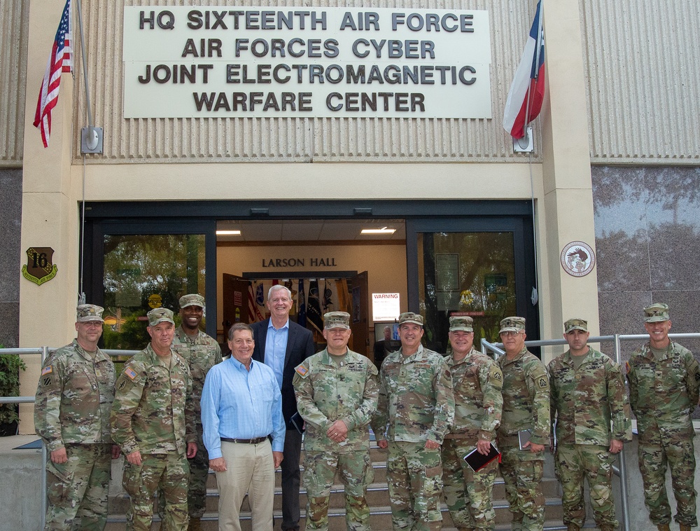 U.S. Army Lt. Gen. John Evans, U.S. Army North Commanding General, and his staff visit Sixteenth Air Force (Air Forces Cyber) for a brief.