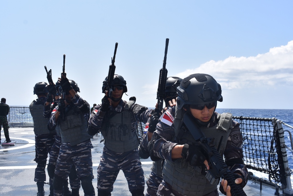 Indonesian Navy VBSS Team in Action During RIMPAC