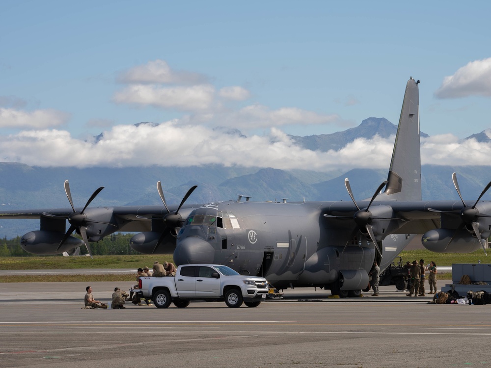 353rd SOAMXS Inspects a MC-130J