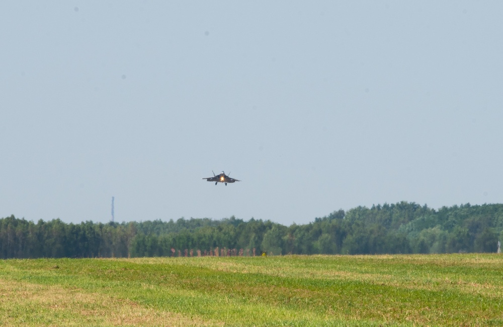 U.S. F-22s forward deploy to 32nd Tactical Air Base, Łask, Poland