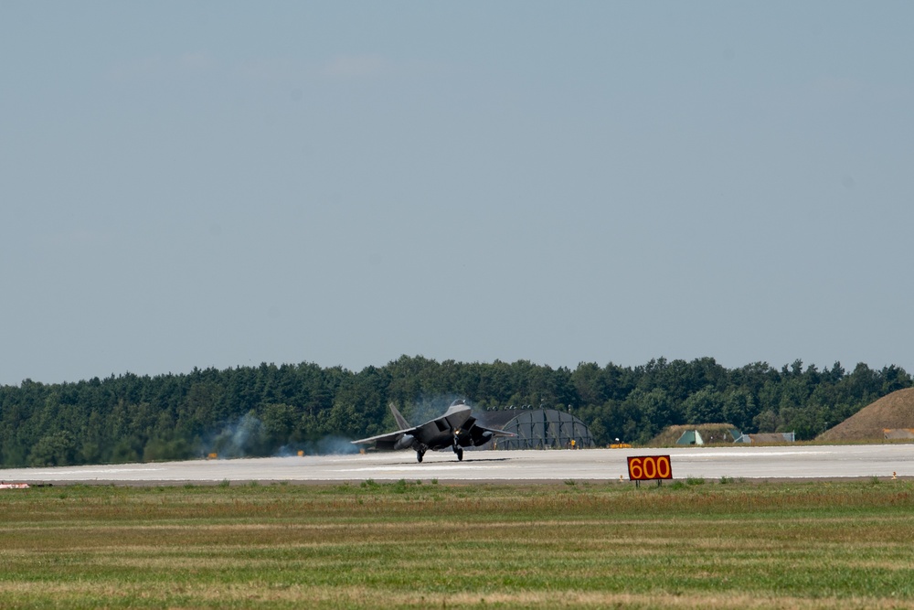 U.S. F-22s forward deploy to 32nd Tactical Air Base, Łask, Poland