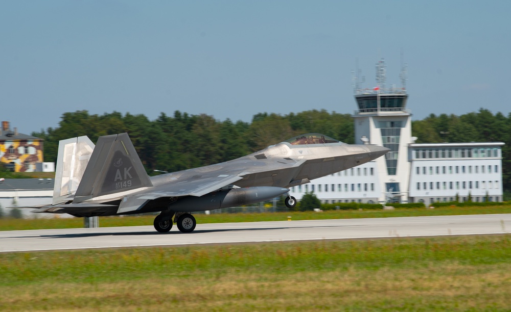 U.S. F-22s forward deploy to 32nd Tactical Air Base, Łask, Poland