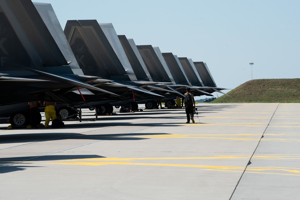 U.S. F-22s forward deploy to 32nd Tactical Air Base, Łask, Poland