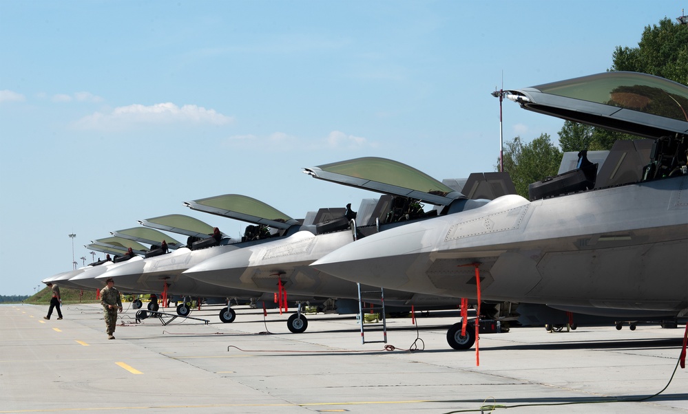 U.S. F-22s forward deploy to 32nd Tactical Air Base, Łask, Poland