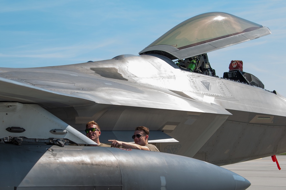 U.S. F-22s forward deploy to 32nd Tactical Air Base, Łask, Poland