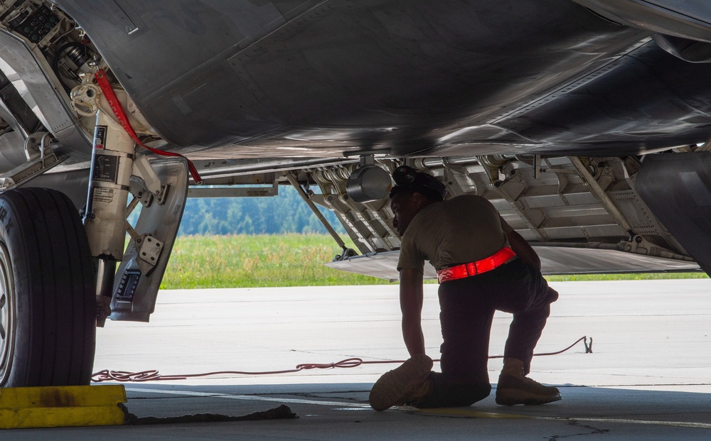 U.S. F-22s forward deploy to 32nd Tactical Air Base, Łask, Poland