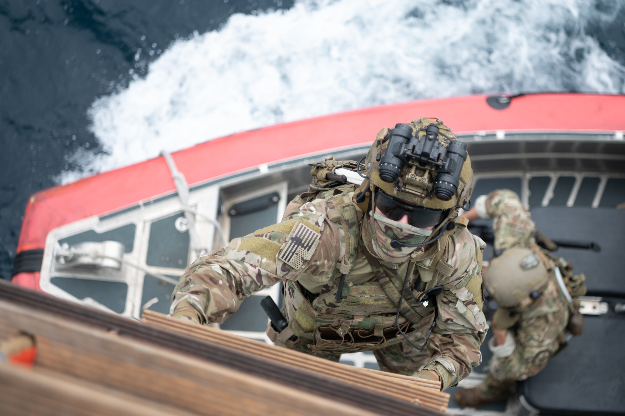 DVIDS - Images - U.S. Coast Guard MSRT Boarding Exercise [Image 4
