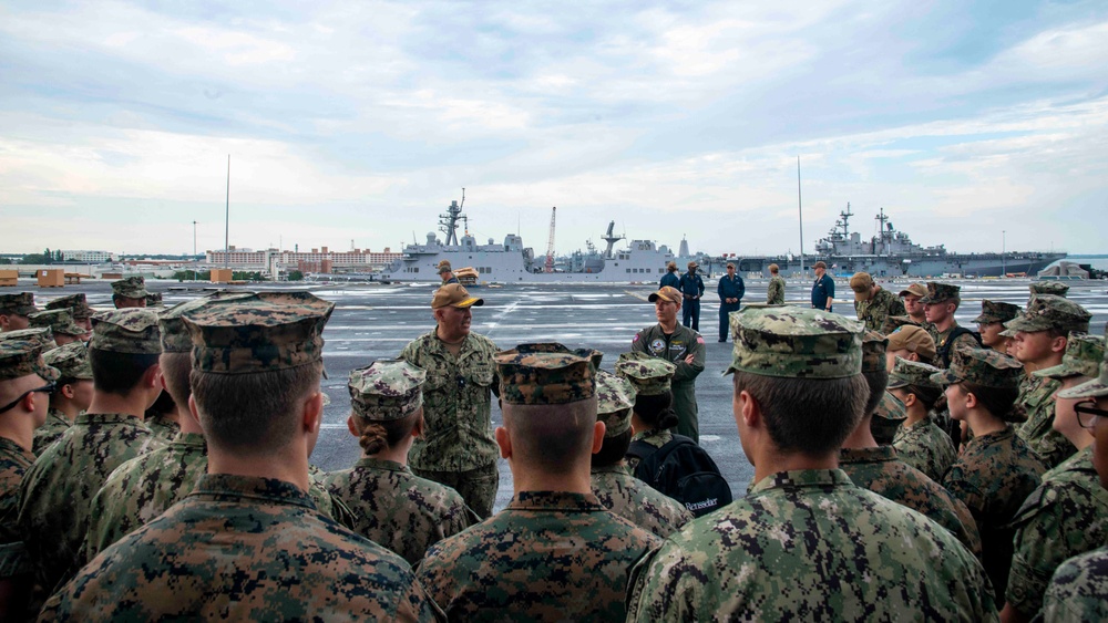 Midshipmen Visit GHWB