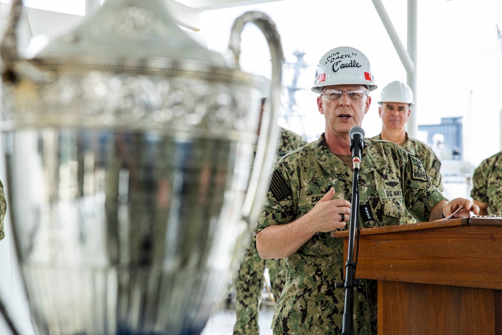 Adm. Caudle, USFFC, presents Battenberg Cup to USS Mitscher (DDG 57)