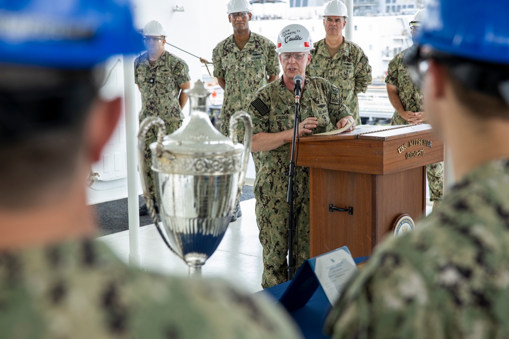 Adm. Caudle, USFFC, presents Battenberg Cup to USS Mitscher (DDG 57)