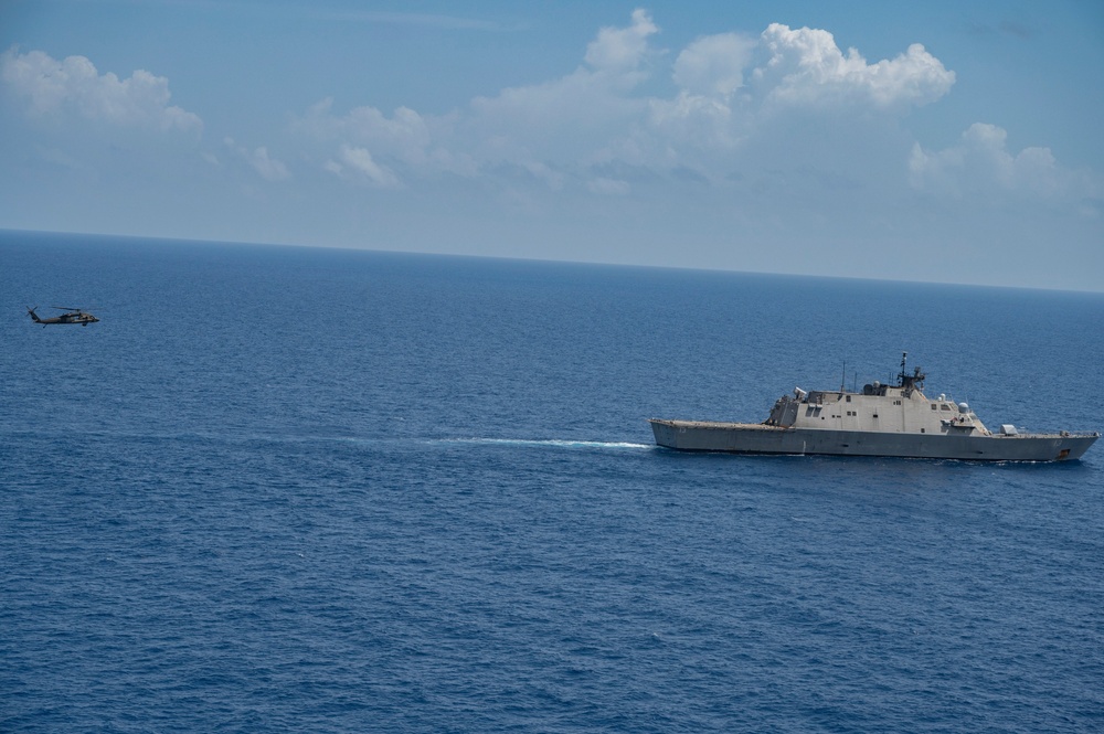 1-228 Aviation Regiment qualify to land aboard U.S. Navy vessels in Central American waters