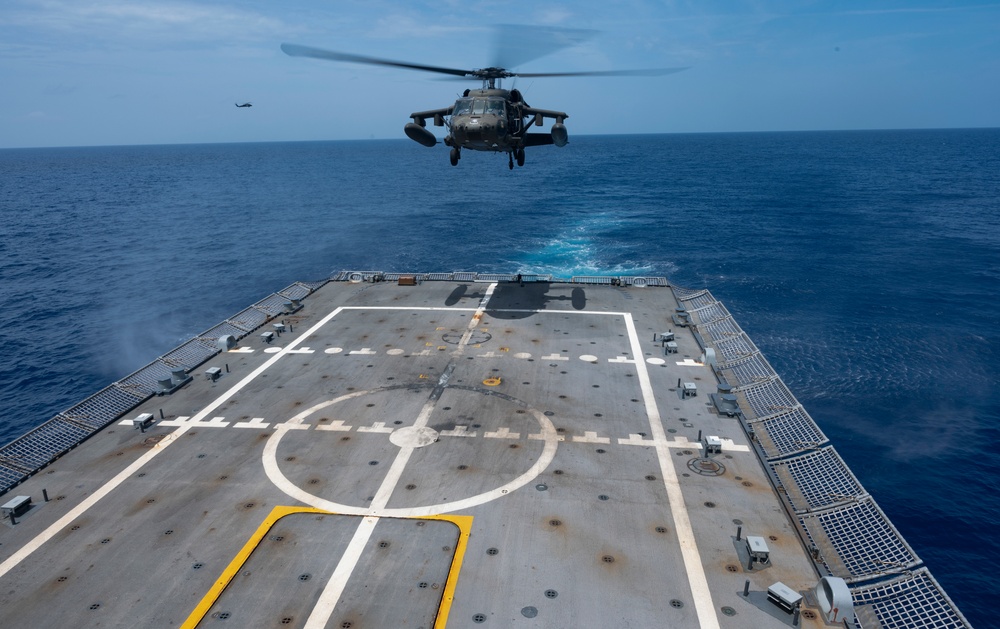 1-228 Aviation Regiment qualify to land aboard U.S. Navy vessels in Central American waters