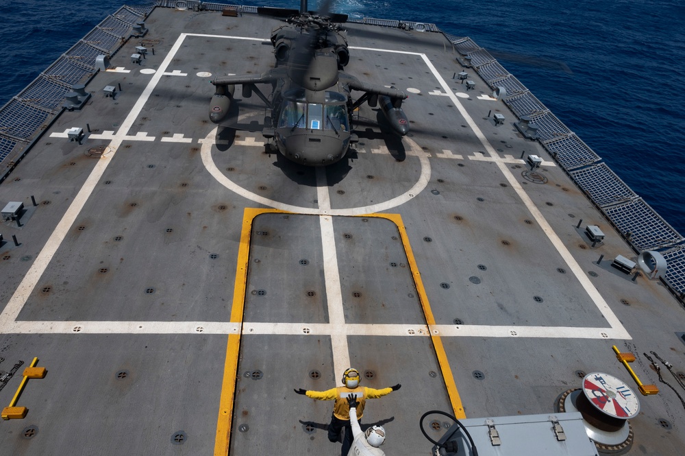 1-228 Aviation Regiment qualify to land aboard U.S. Navy vessels in Central American waters