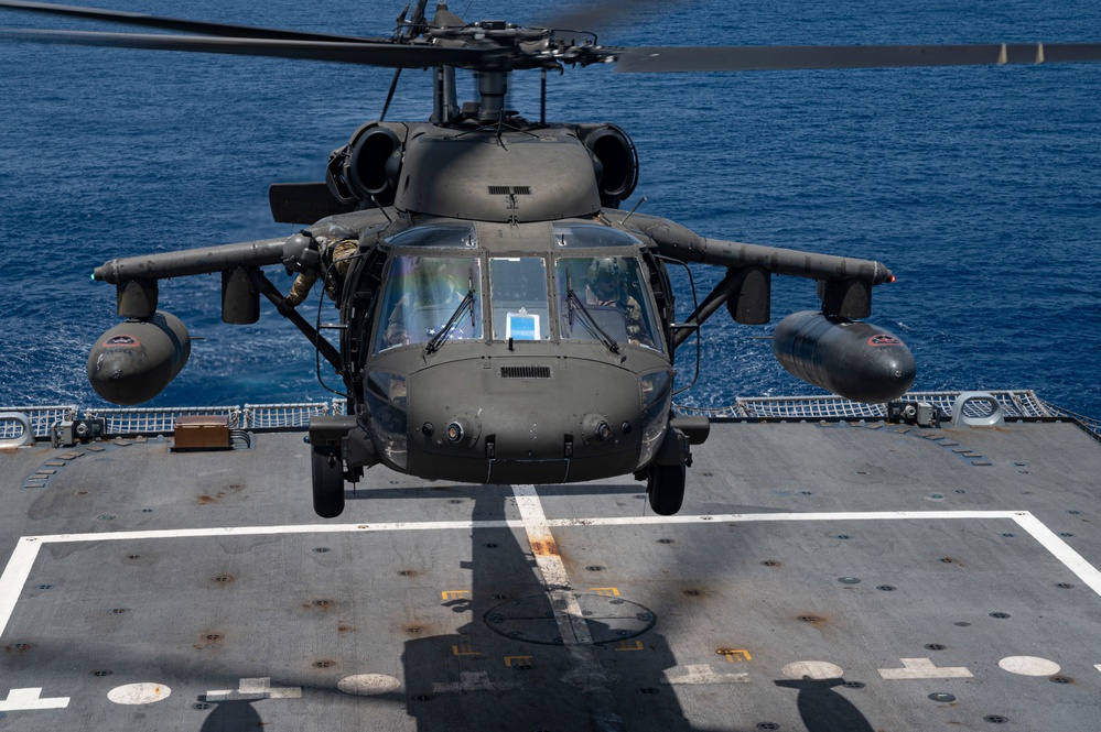 1-228 Aviation Regiment qualify to land aboard U.S. Navy vessels in Central American waters