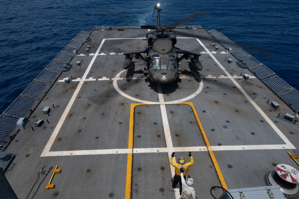 1-228 Aviation Regiment qualify to land aboard U.S. Navy vessels in Central American waters