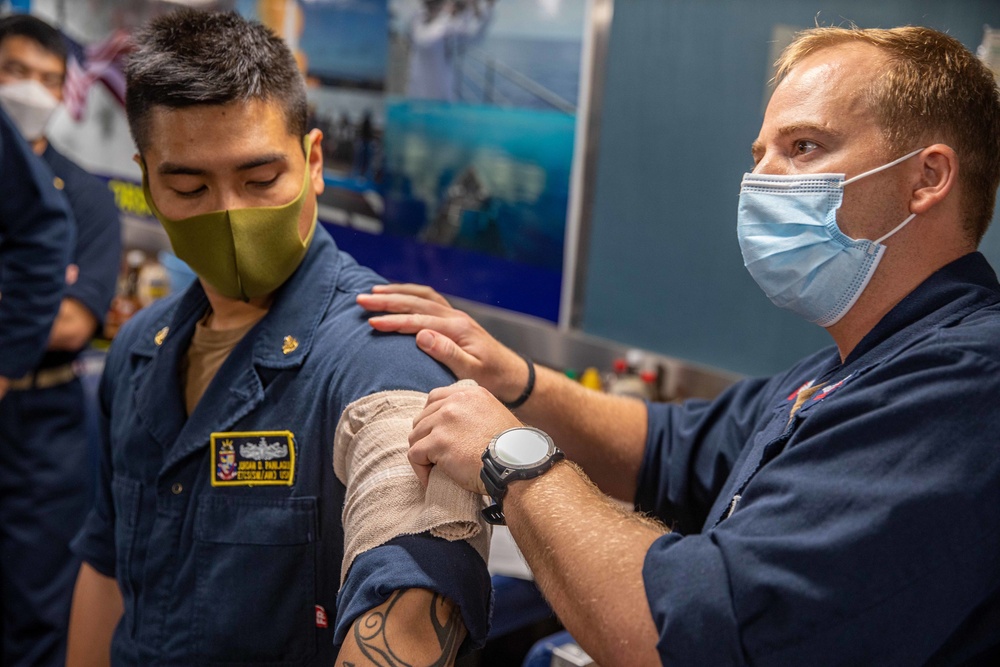 USS Chancellorsville Conducts Tactical Combat Casualty Care Training